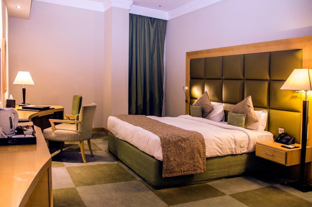 Halo Hotel Dubaj Kültér fotó